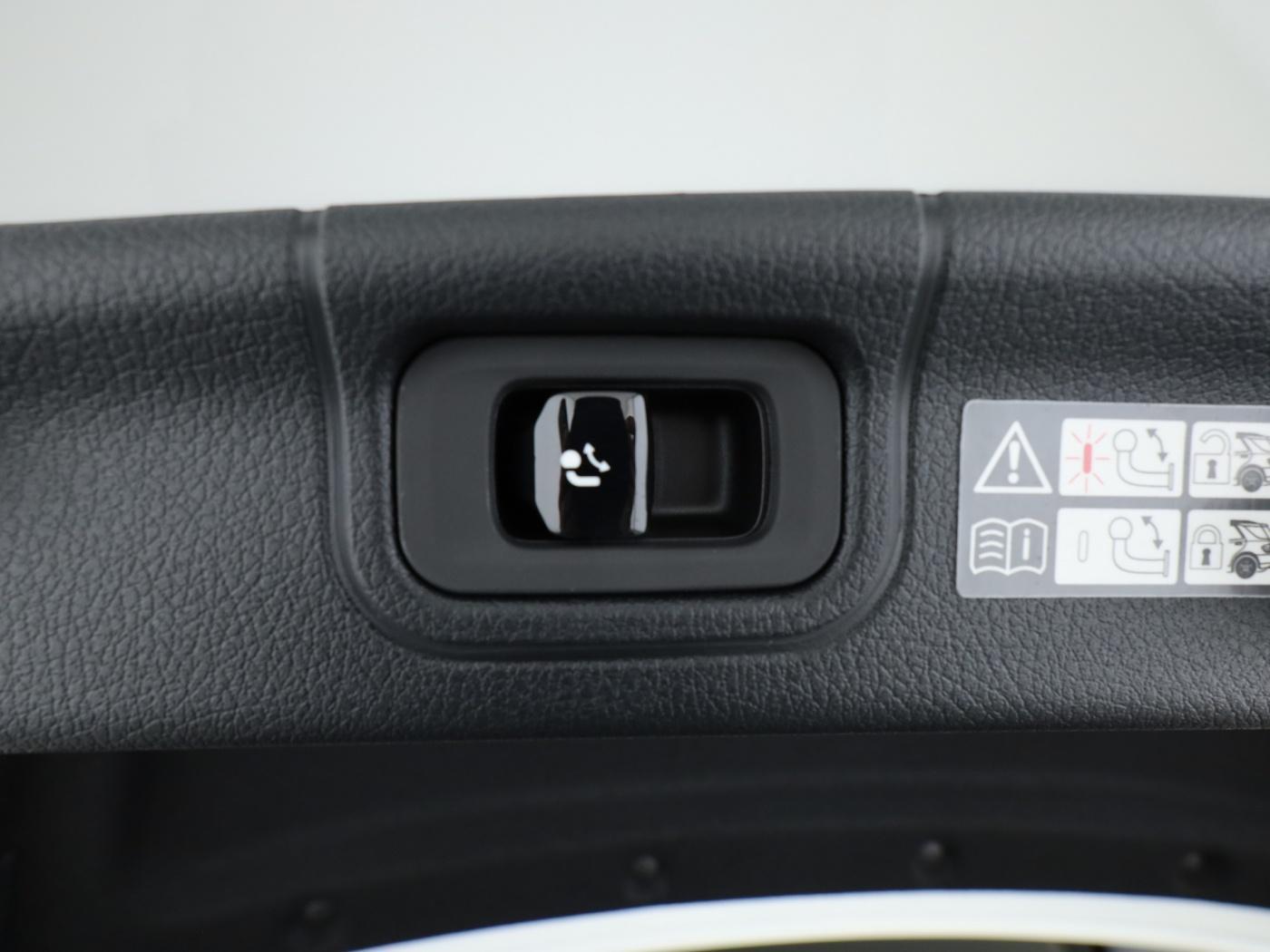 Mercedes-Benz C 200 Sedan