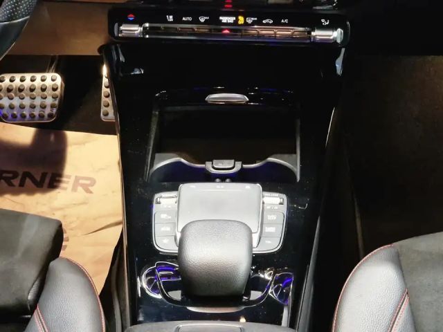 Mercedes-Benz CLA 180 AMG Line Coupé