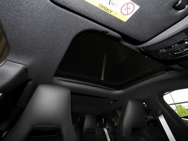 Mercedes-Benz CLA 200 AMG Line