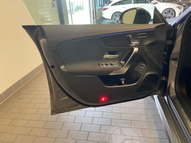 Mercedes-Benz CLA 180 CLA