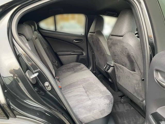 Lexus UX 250h Style Edition