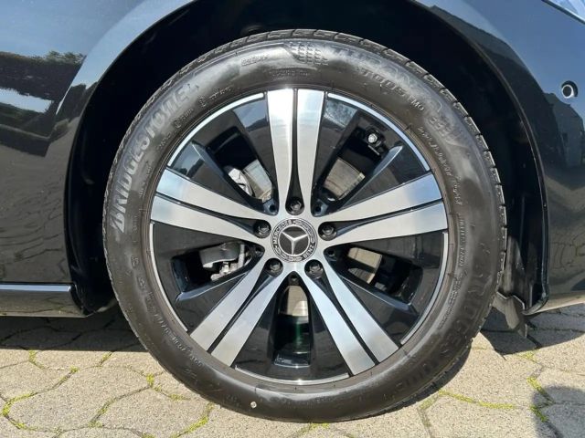 Mercedes-Benz C 180 AVANTGARDE Sedan