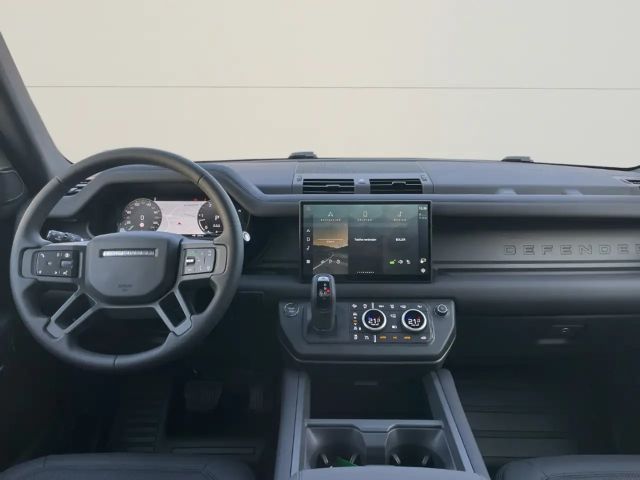 Land Rover Defender 110 D250 Dynamic SE