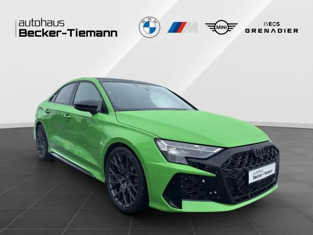 Audi RS3 Quattro S-Tronic Sedan
