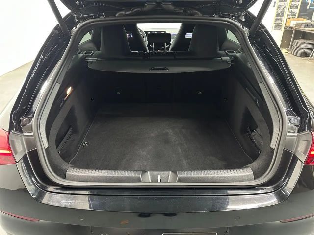 Mercedes-Benz CLA 200 AMG Line Shooting Brake