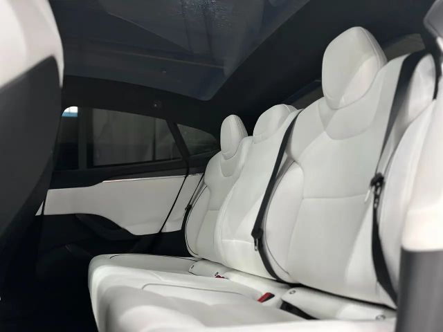 Tesla Model S Plaid