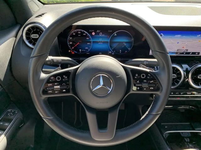 Mercedes-Benz GLA 200 4MATIC GLA 200 d