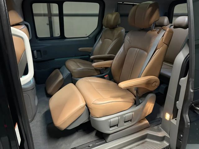 Hyundai Staria Signature Vierwielaandrijving