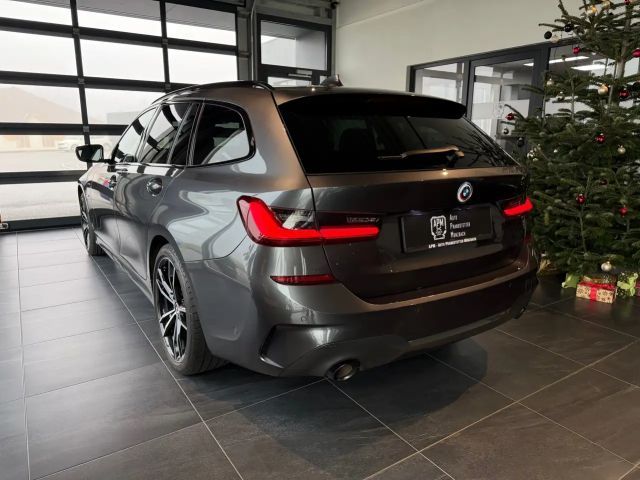BMW 330 330e M-Sport xDrive