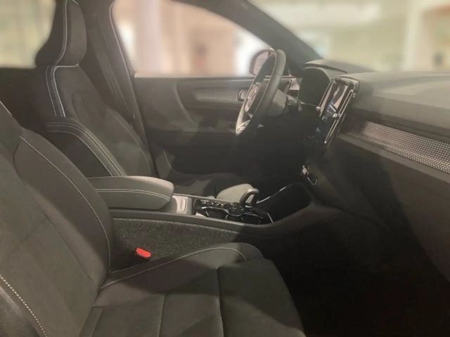 Volvo XC40 Dark Plus