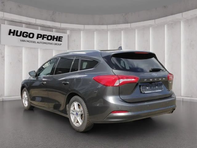 Ford Focus Cool & Connect Wagon