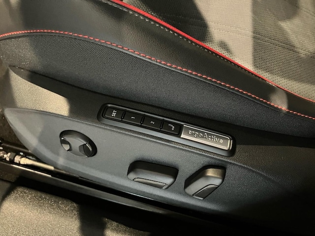 Volkswagen ID.7 340PS 4M NP.81T ACC.5J-G.WÄRMEPUMPE.AHK.AREA-VIEW.NAVI.HARMAN.HUD.PANO