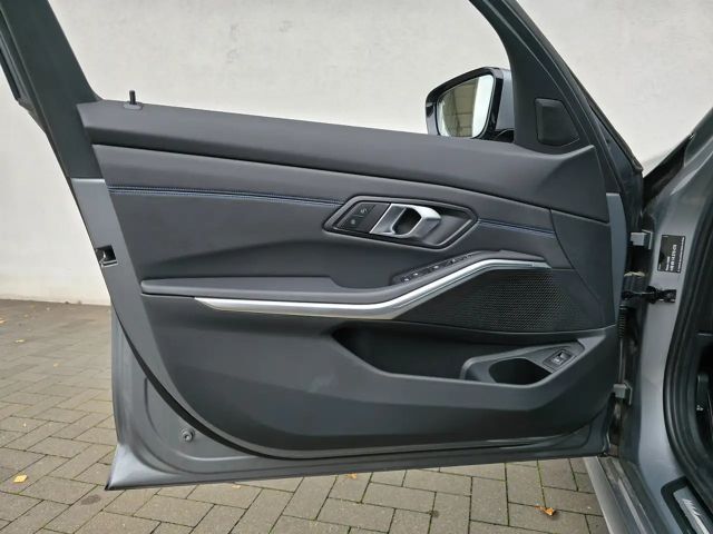 BMW 320 320i M-Sport Touring