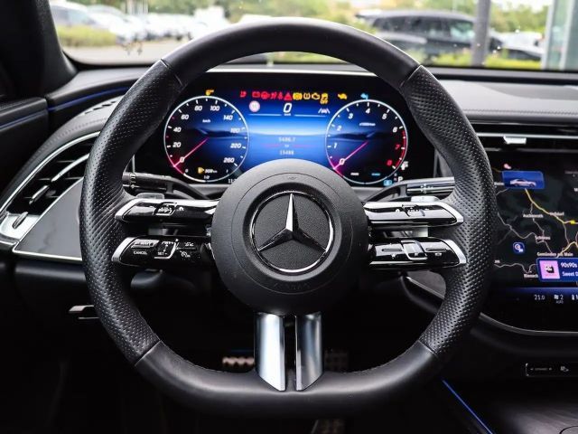 Mercedes-Benz E 200 AMG Line Sedan