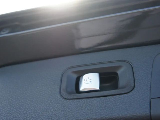 Mercedes-Benz E 300 AVANTGARDE E 300 de