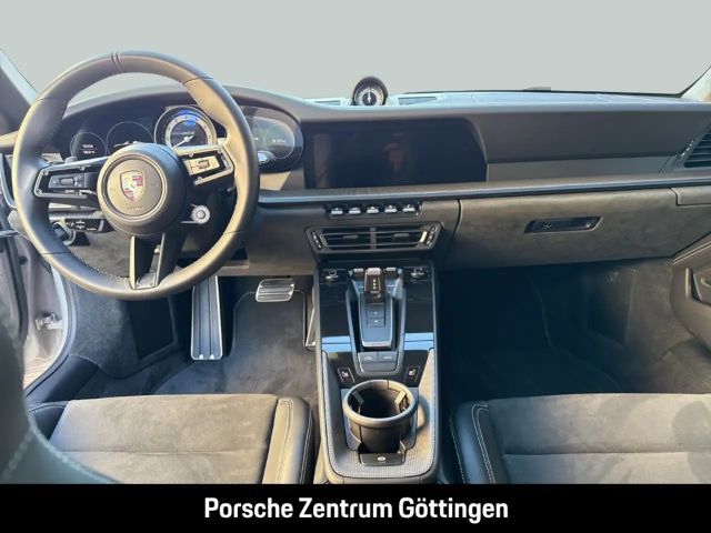 Porsche 992 4 Coupé GTS Targa