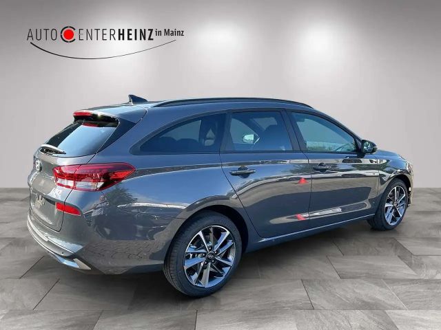 Hyundai i30 Advantage Hybrid T-GDi