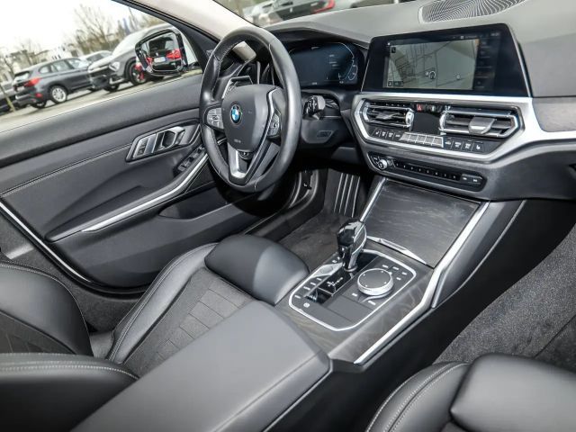 BMW 330 330e xDrive