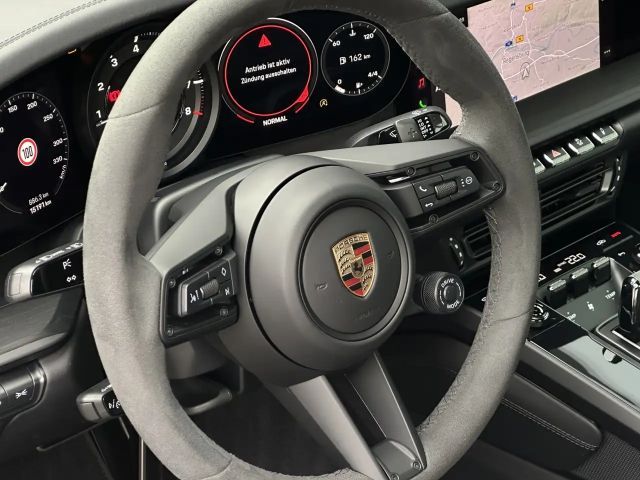 Porsche 992 Carrera Coupé GTS