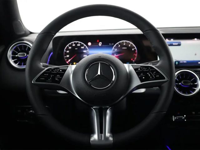 Mercedes-Benz GLB 180 Österreich-Edition AHK Winterpaket