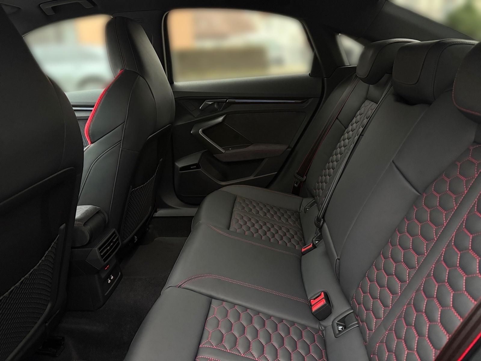 Audi RS3 Quattro S-Tronic Sedan