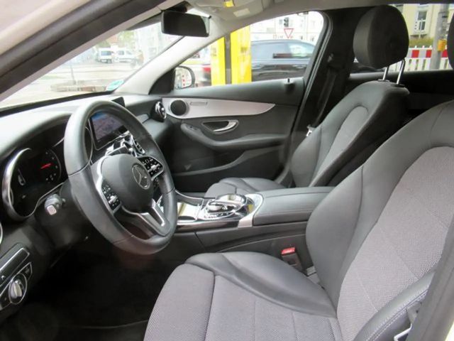 Mercedes-Benz C 200 AVANTGARDE C 200 d Sedan