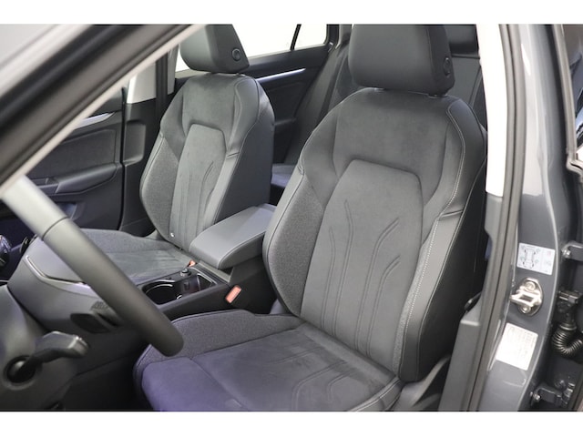 Volkswagen Golf 1.5 eTSI Style Variant