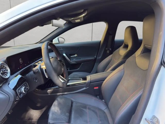 Mercedes-Benz CLA 180 CLA