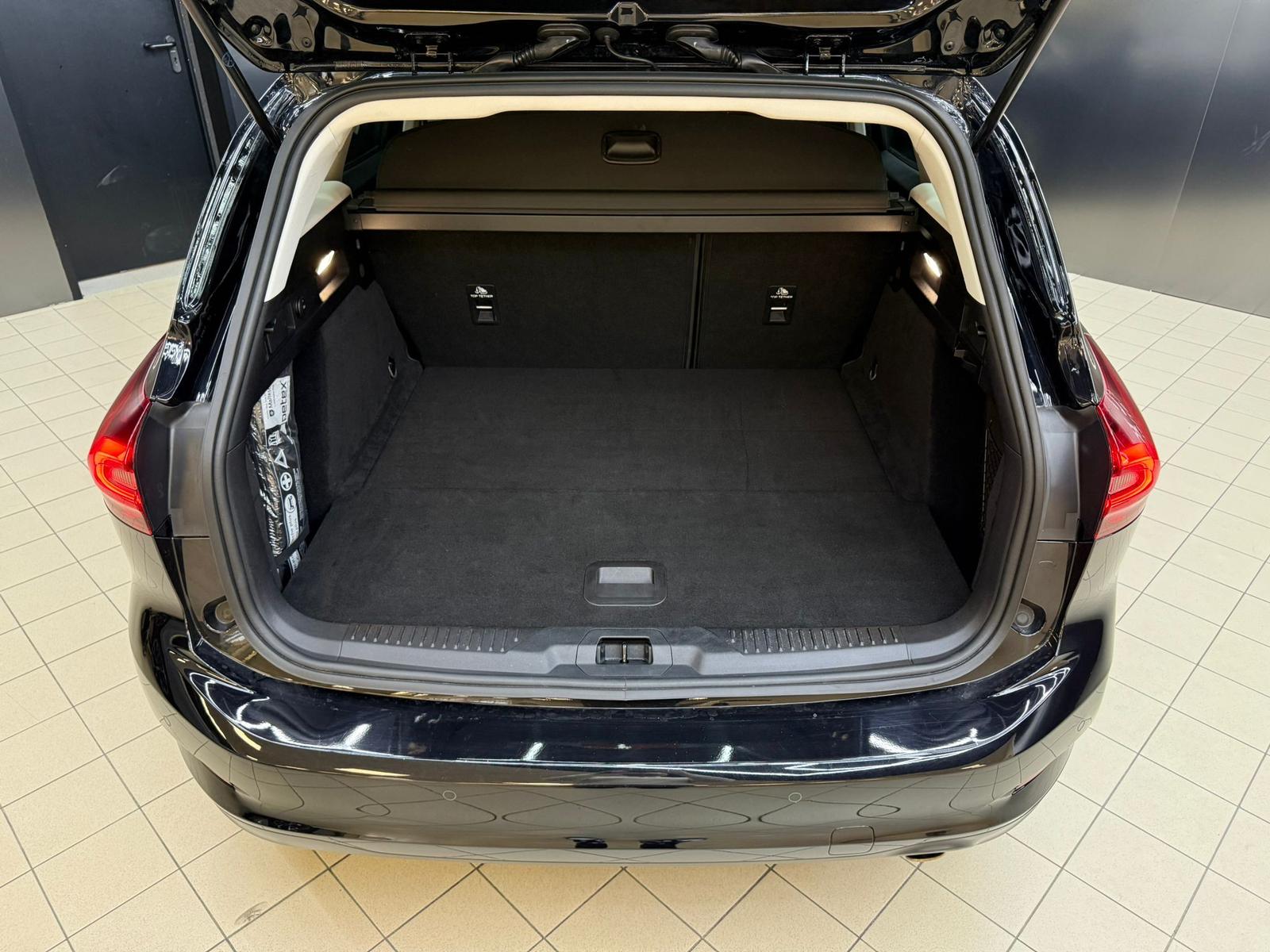 Ford Focus Tur 1.0 Titan >NAVI-LED-SHZ-TEMP-DAB-PDC+