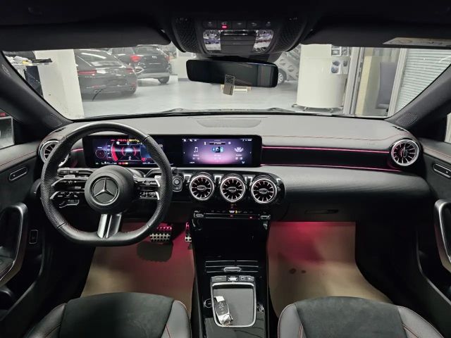 Mercedes-Benz CLA 180 AMG Line