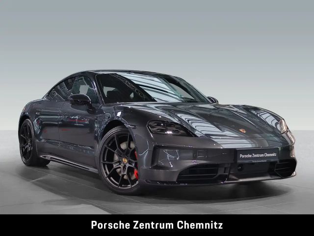 Porsche Taycan 4 GTS