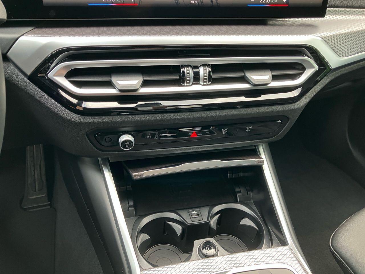 BMW 330 330i Sedan xDrive