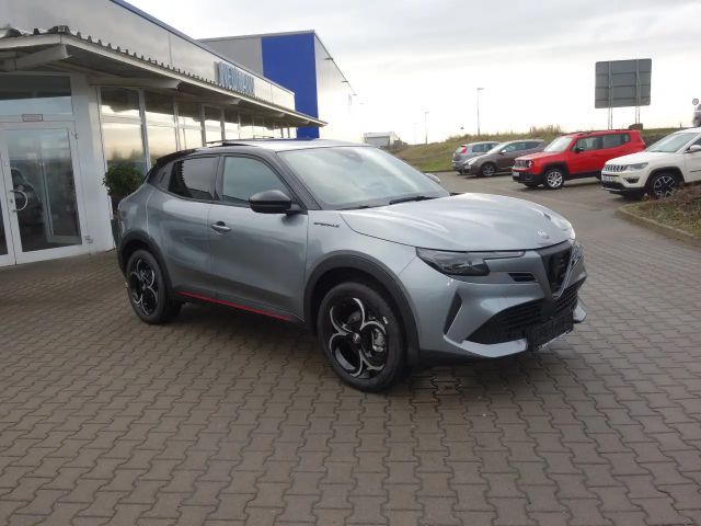 Alfa Romeo Junior 1.2 VGT Schiebedach/ACC/LED/DAB/PDC/RfK180°/SHZ