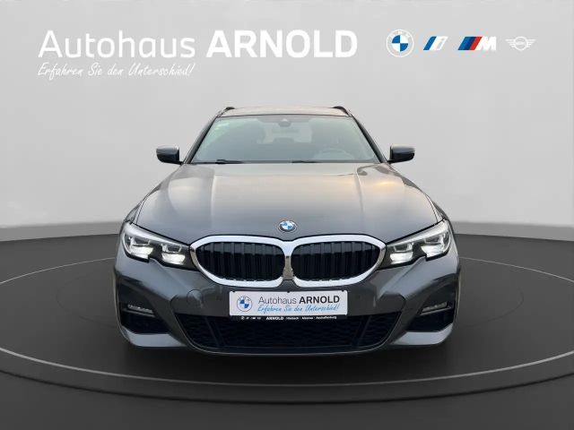 BMW 330 330d M-Sport Touring xDrive