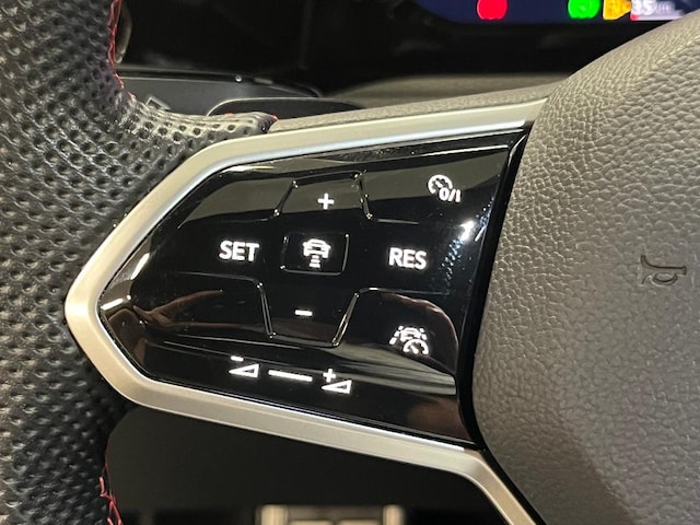 Volkswagen Golf 2.0 TSI DSG