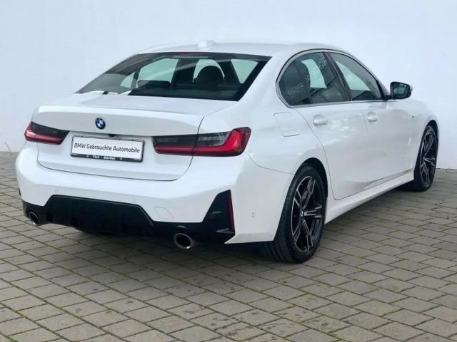 BMW 330 330d M-Sport Sedan