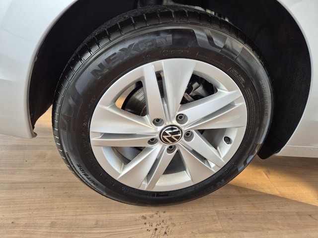 Volkswagen Golf 1.5 eTSI DSG Life Variant