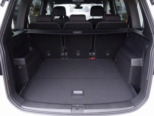 Volkswagen Touran 1.5 TSI DSG R-Line