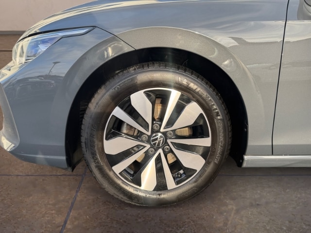 Volkswagen Golf 1.5 eTSI DSG Variant