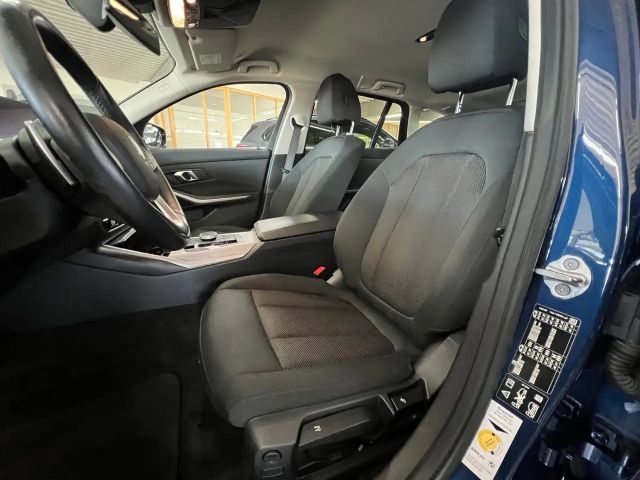 BMW 320 320d Touring xDrive