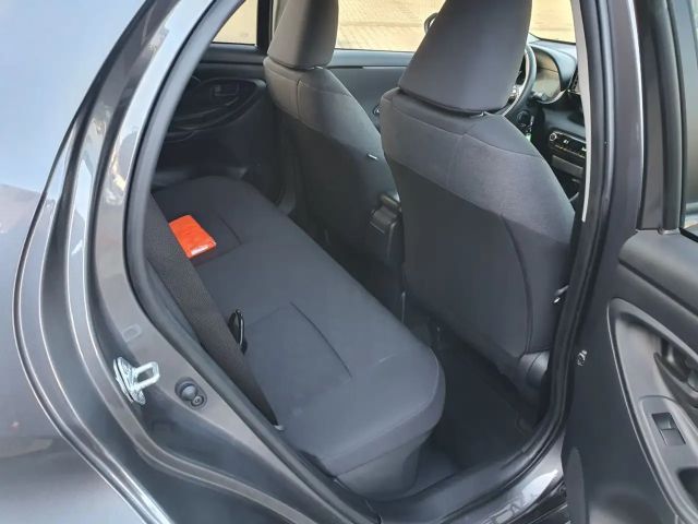 Toyota Yaris Hatchback Hybride VVT-i