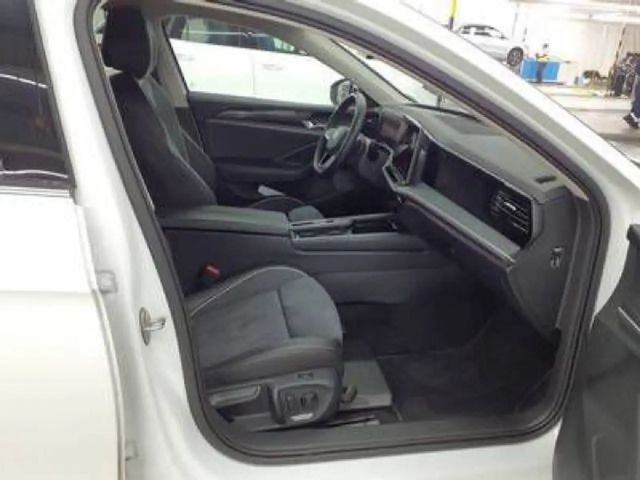 Volkswagen Passat 1.5 eTSI Business DSG Variant