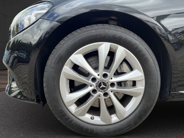 Mercedes-Benz C 300 AVANTGARDE Sedan