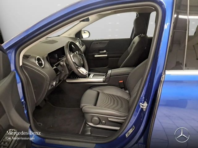 Mercedes-Benz B 220 4MATIC Progressive Sedan