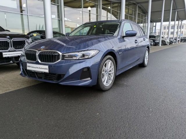 BMW 330 330e Touring