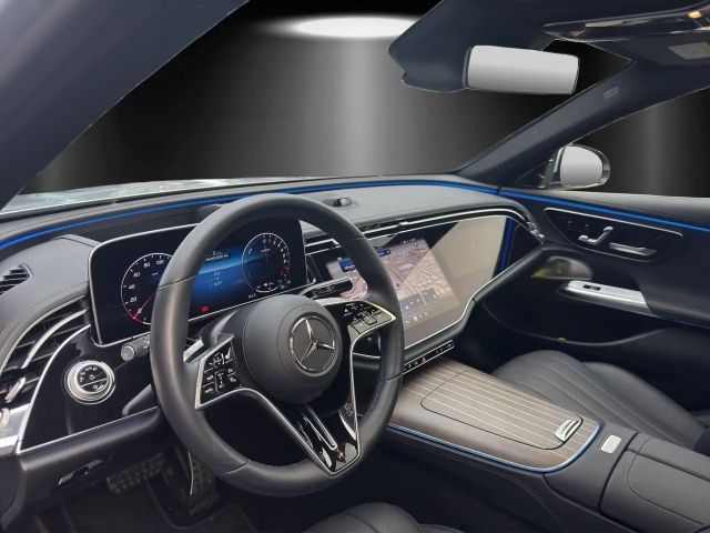 Mercedes-Benz E 400 4MATIC Sedan