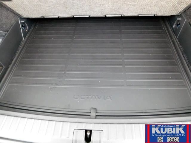 Skoda Octavia 1.5 TSI Ambition Combi Tour iV