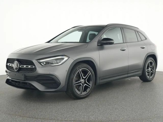 Mercedes-Benz GLA 200 AMG Line