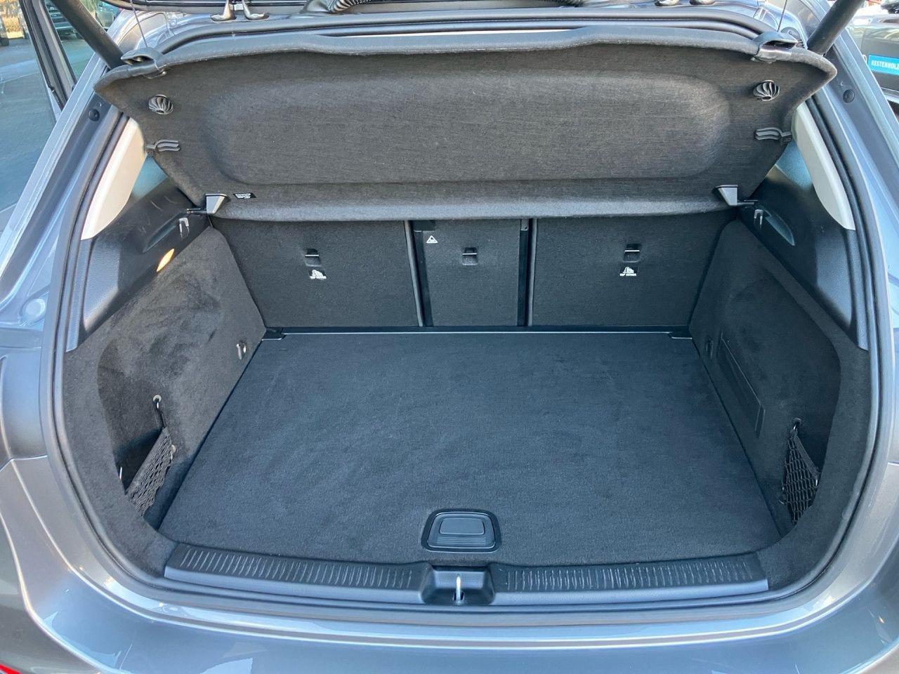 Mercedes-Benz B 180 Sedan