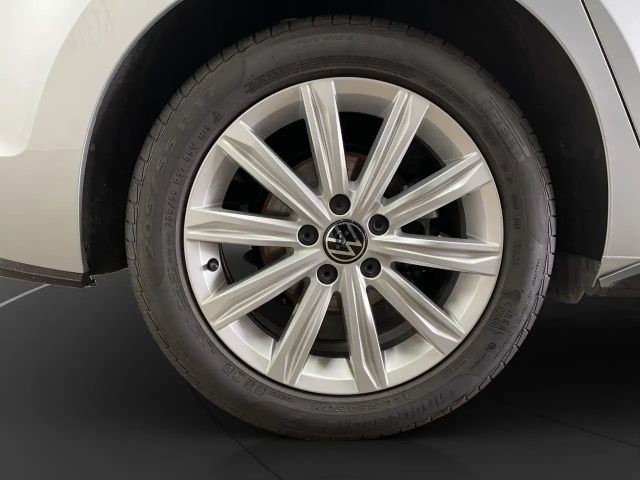 Volkswagen Touran 1.5 TSI R-Line